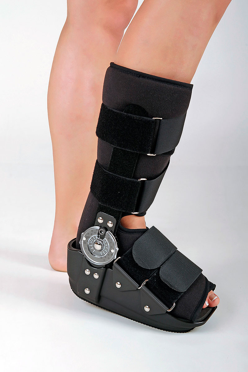 Ankle brace with joints with limitations, ROM Walker